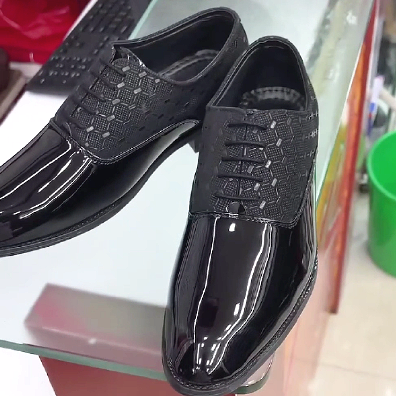 Shiny Leather Dress Shoe with Textured Upper