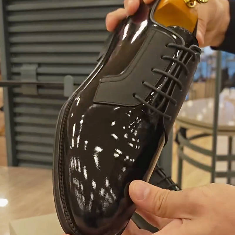 Shiny Leather Lace-Up Formal Shoe Comfortable