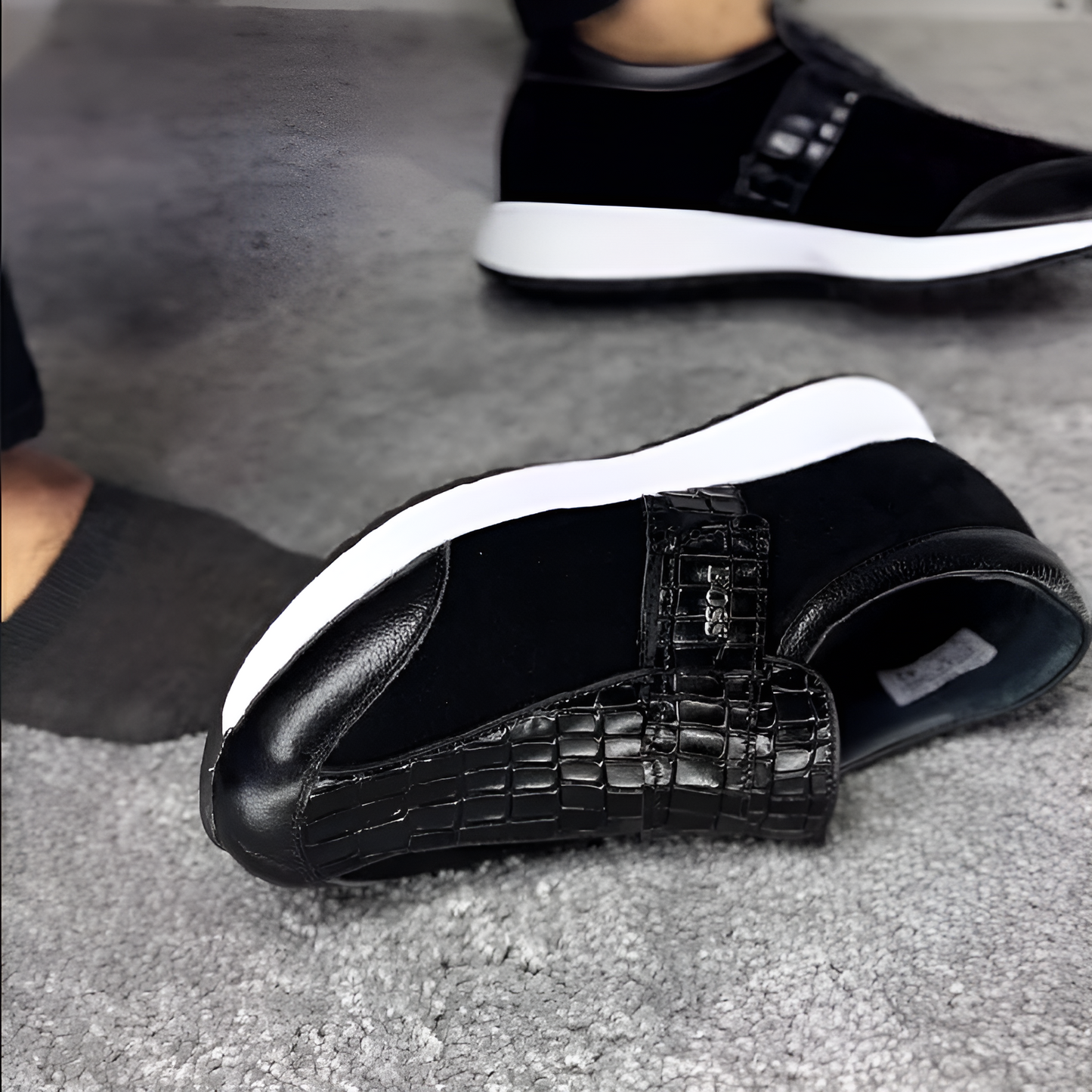 Leather pattern panelled casual shoes