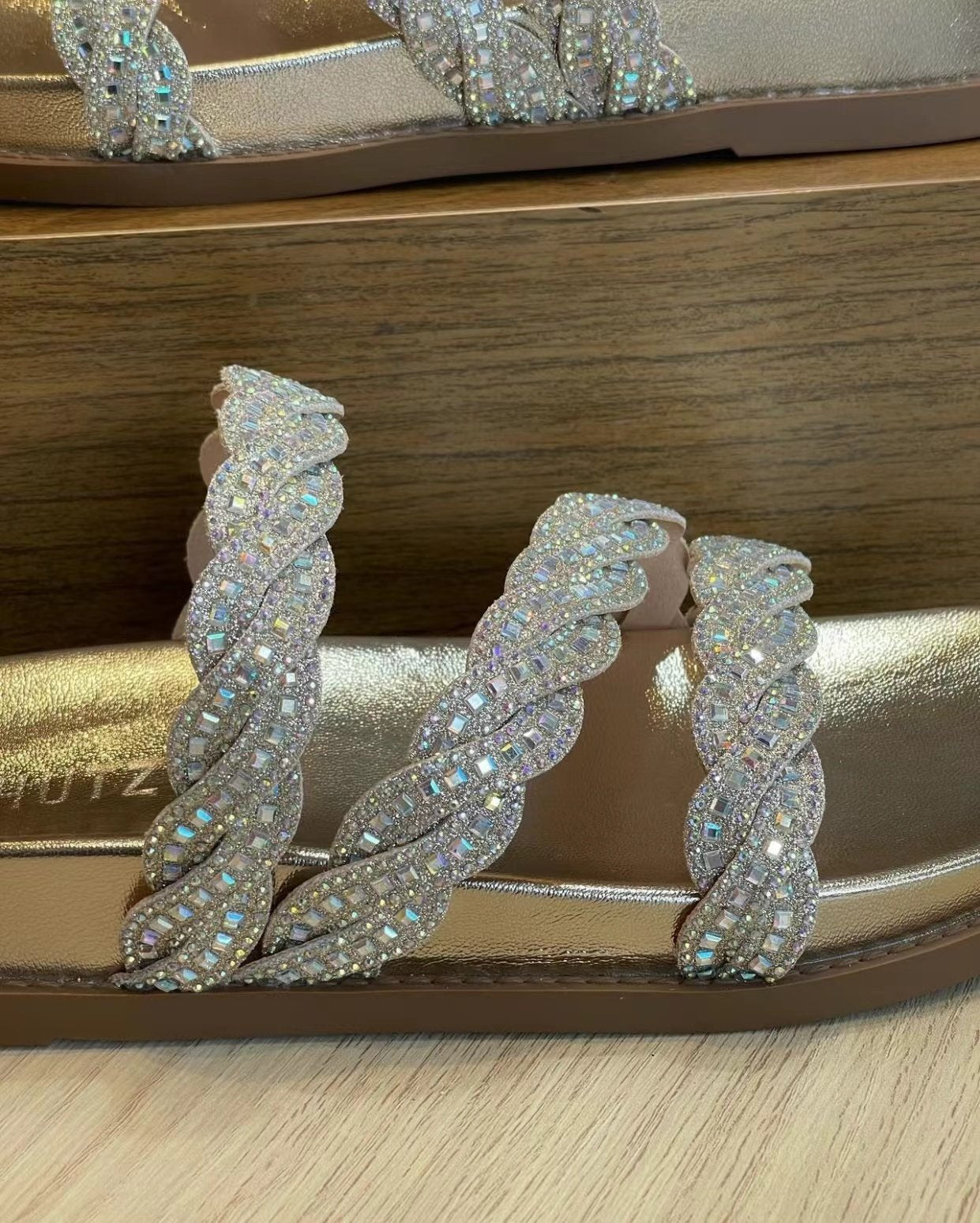 Flat-bottom rhinestone slippers