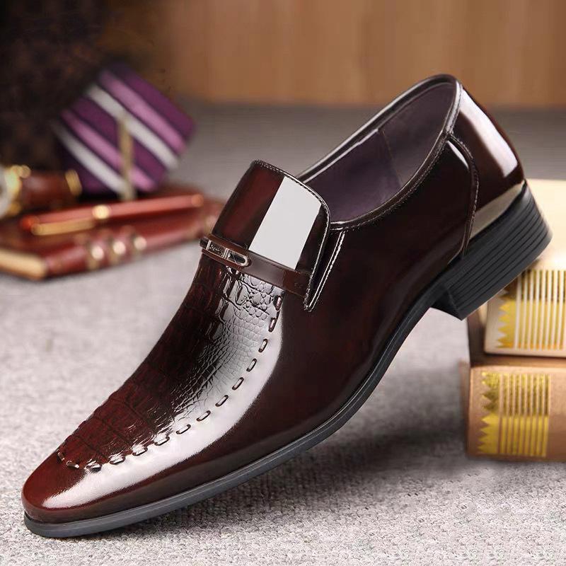 Business shoes with black leather embossed