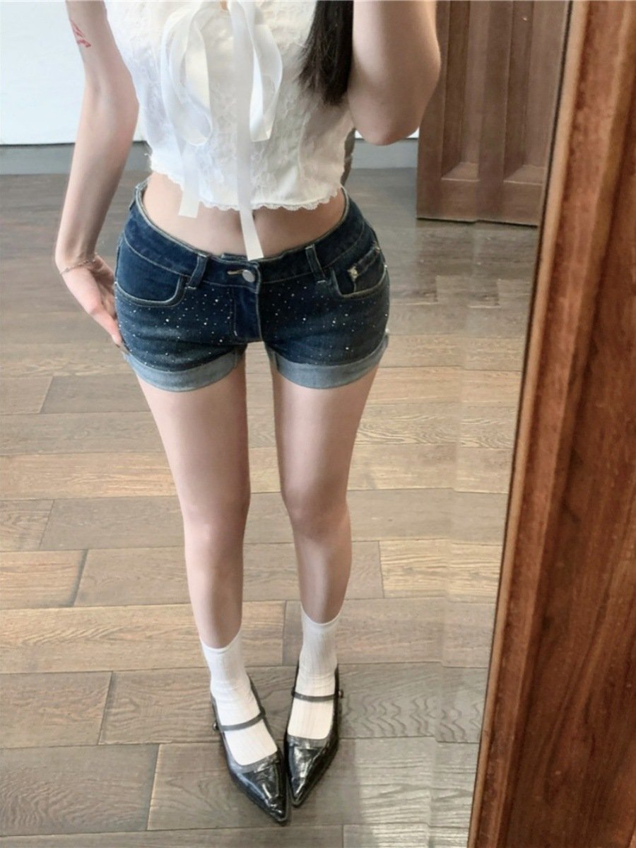 Sexy Retro Hot Rhinestone Turn-up Denim Shorts