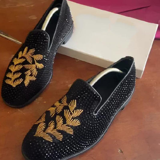 Men's leather shoes with high-quality embroidery and sparkling