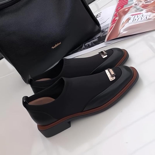 Women's casual shoes with black panels