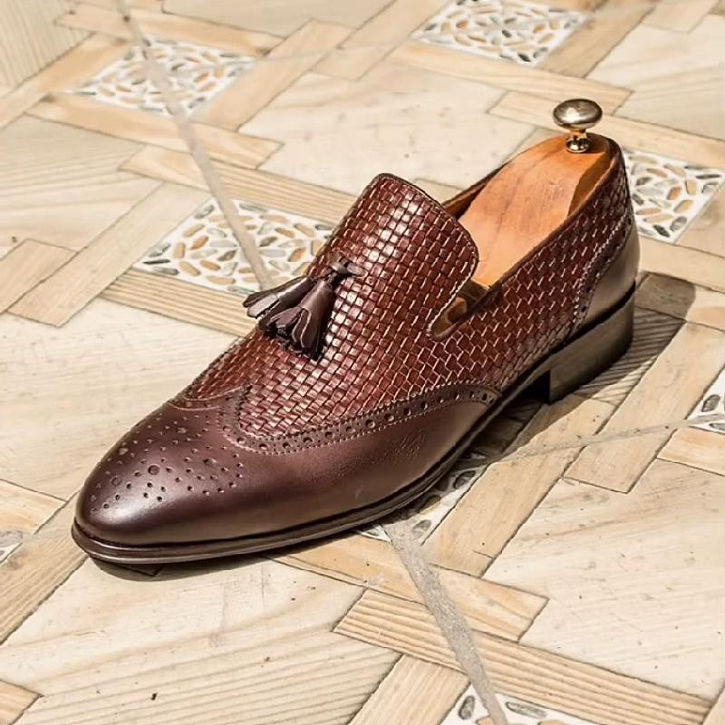 Carved weave British style men's casual shoes