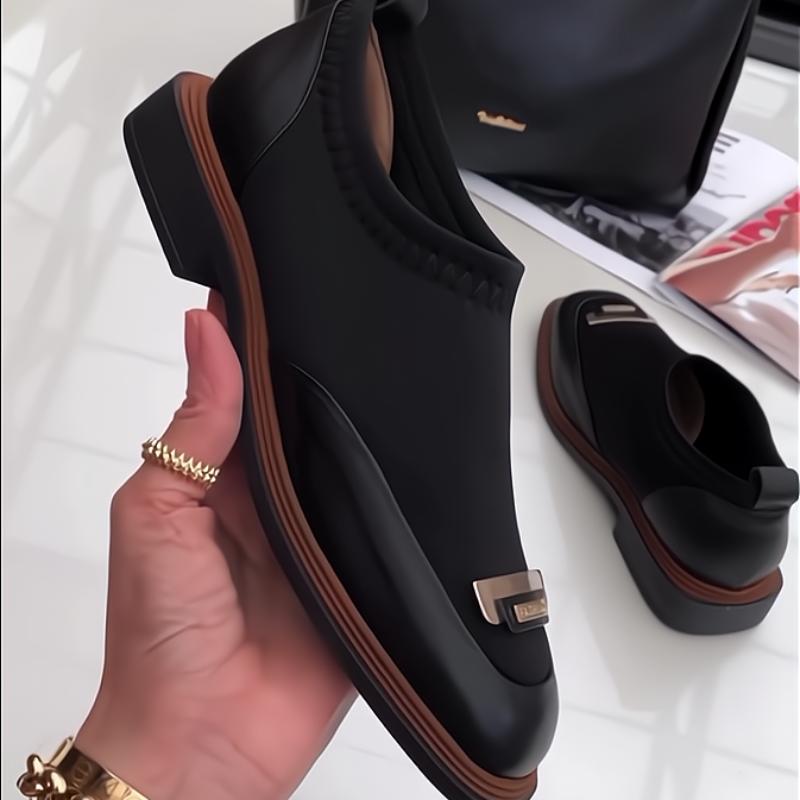 Women's casual shoes with black panels