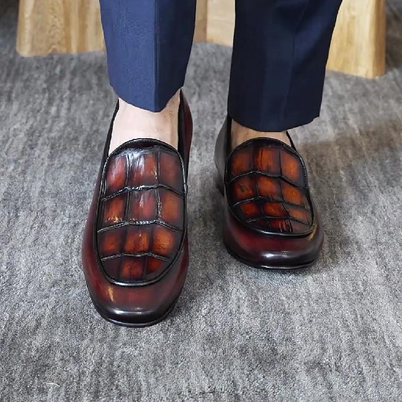 Patterned pumps for men with a British style