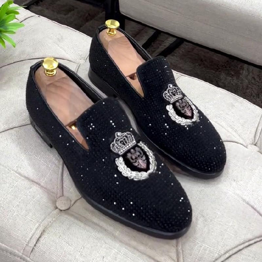 Stylish embroidered breathable rhinestone leather shoes