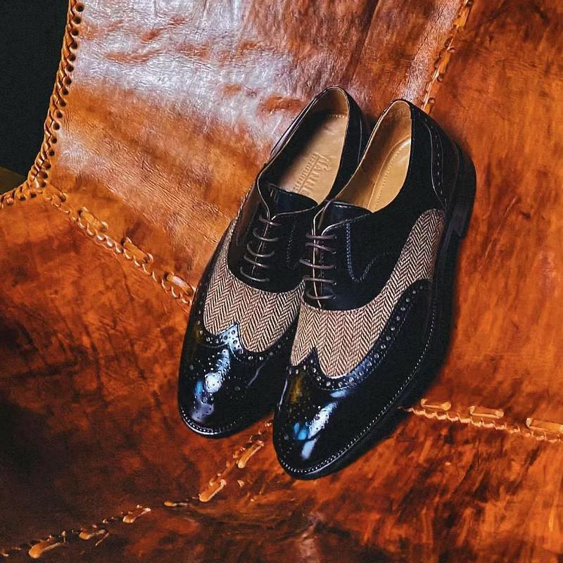 Business leather shoes in Brogue