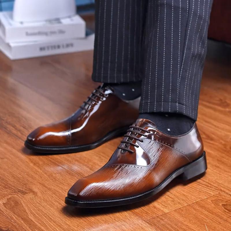 High-end casual leather shoes with shiny patterns