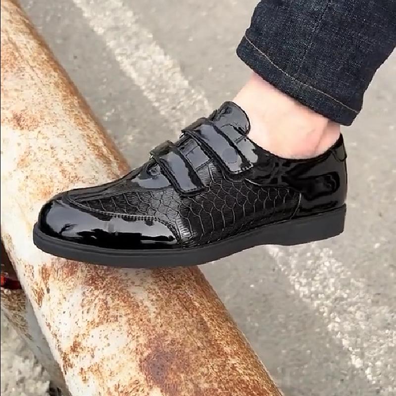 Shiny men's shoes with double velcro