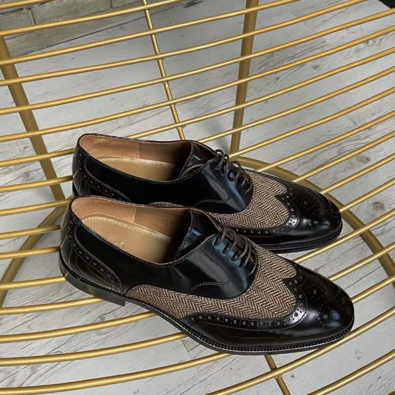 Business leather shoes in Brogue