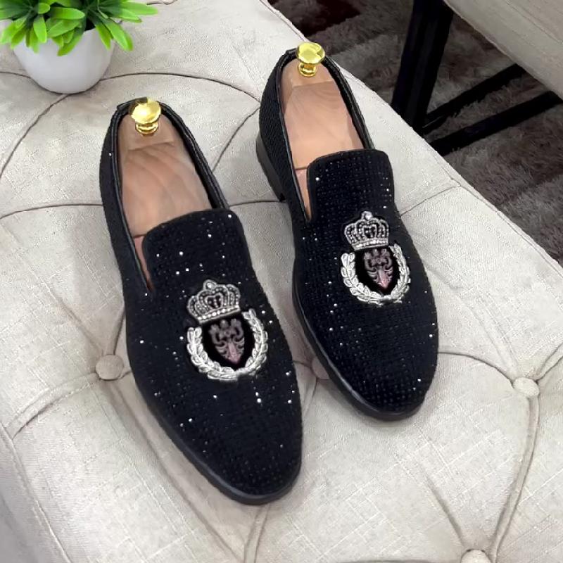 Stylish embroidered breathable rhinestone leather shoes