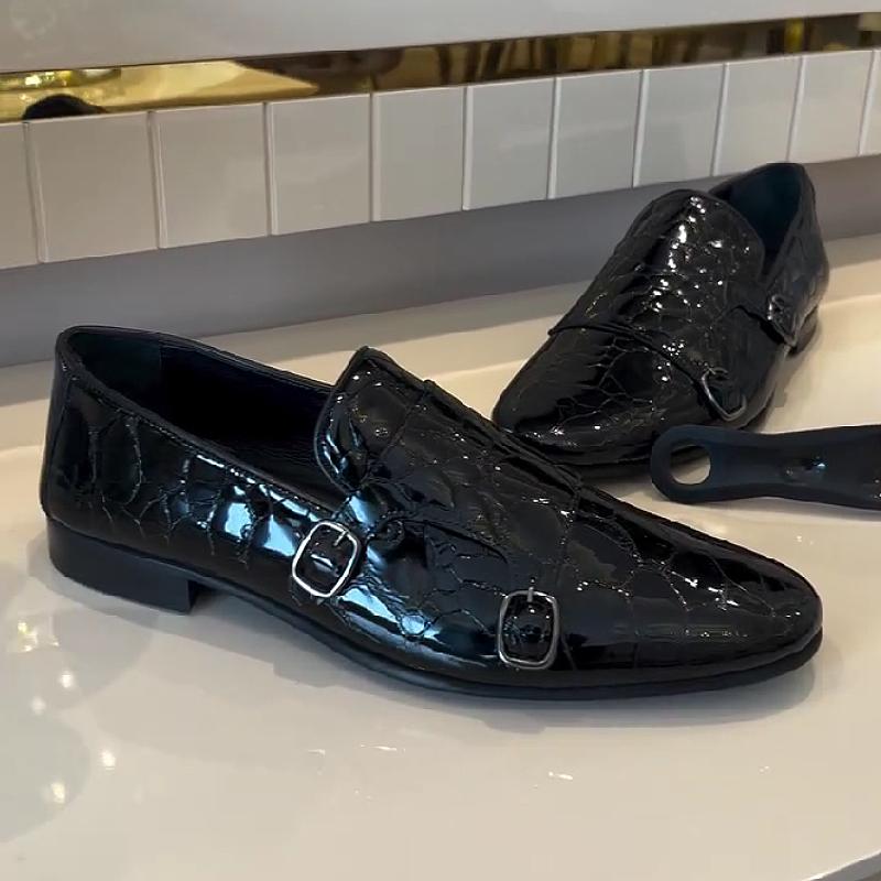 Trendy double-buckle shiny business shoes