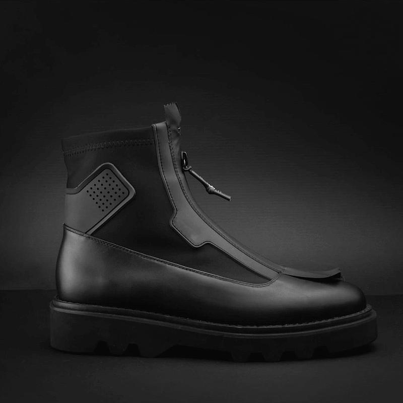 Leather men's boots with zipper