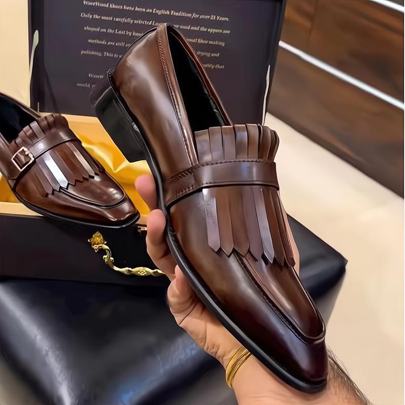 Vintage British-style men's tassel leather shoes