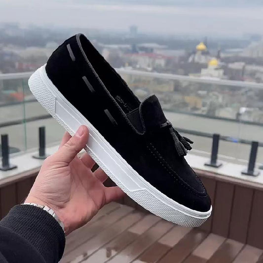 Men's casual shoes with a solid light mouth platform