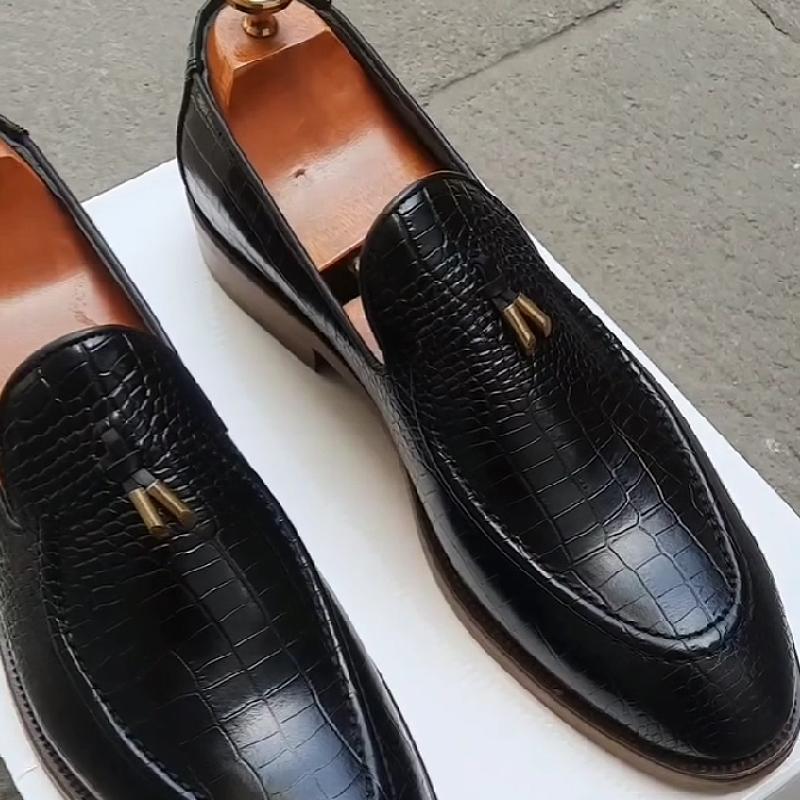 British-style tasseled leather business shoes