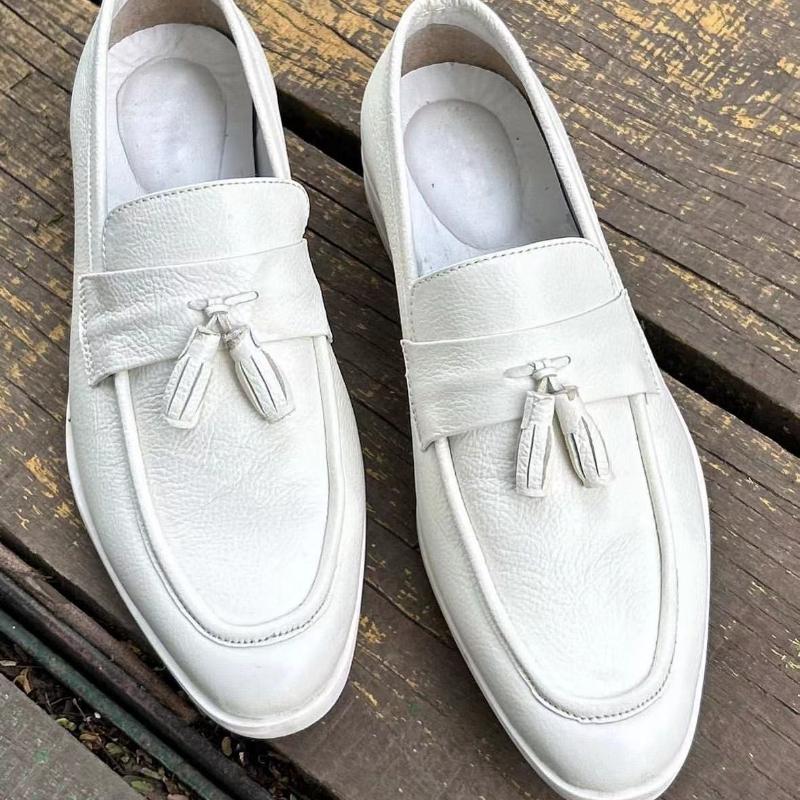 White men's business leather shoes